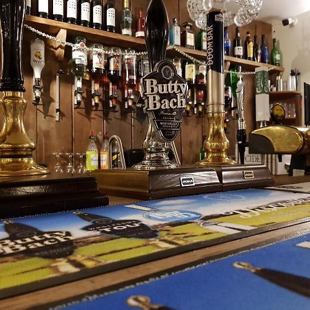 The Cock Hotel Bronllys ภายนอก รูปภาพ