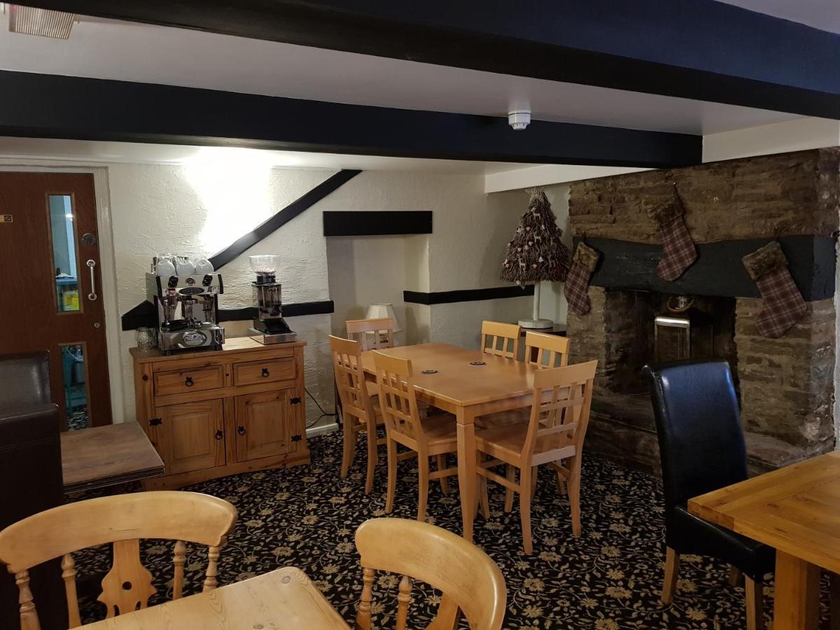 The Cock Hotel Bronllys ภายนอก รูปภาพ