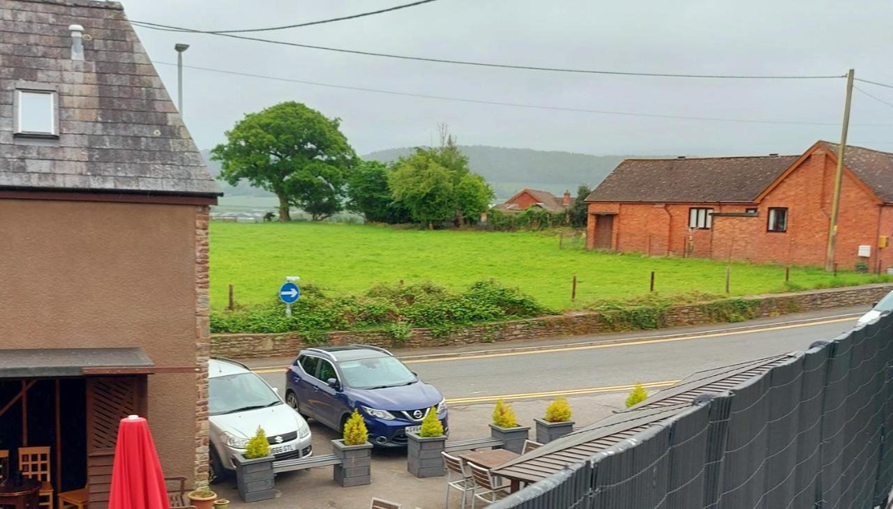 The Cock Hotel Bronllys ภายนอก รูปภาพ