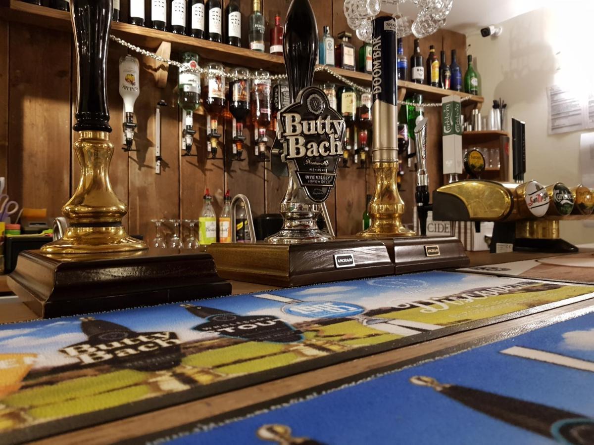 The Cock Hotel Bronllys ภายนอก รูปภาพ